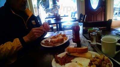 Molly's Restaurant And Carry Out