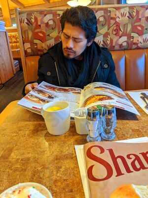 Shari's Cafe And Pies