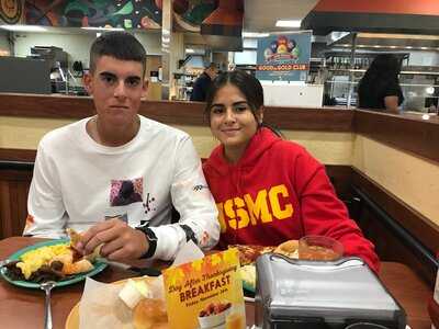 Golden Corral Buffet And Grill