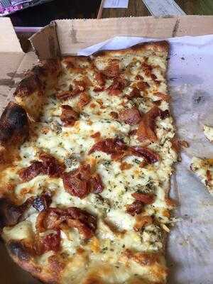 Christos Pizza & Restaurant