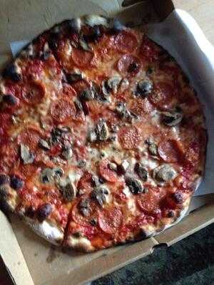 Christos Pizza & Restaurant