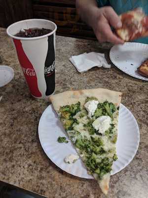 Neil's Pizzeria & Restaurant