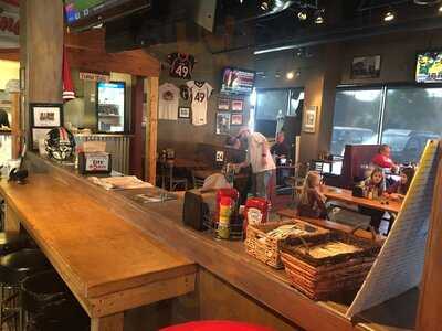 Moe's Original Bar B Que