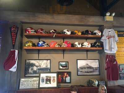 Moe's Original Bar B Que