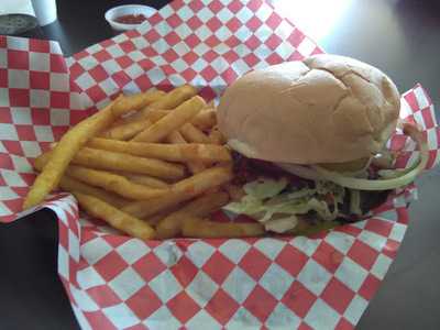 Uncle Bo's Handburgers And Deli