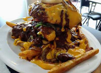 Uncle Bo's Handburgers And Deli