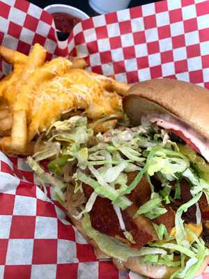 Uncle Bo's Handburgers And Deli