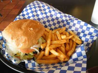 Uncle Bo's Handburgers And Deli