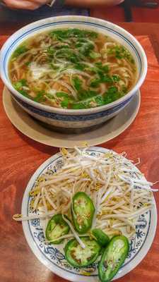 Golden Noodle And Grill