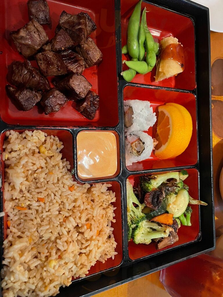 Sumo Japanese Steak House & Sushi