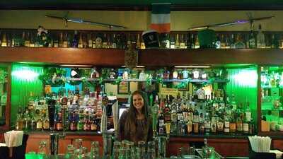 Wooly's Neighborhood Celtic Pub