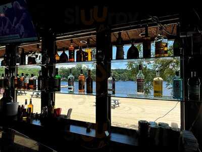 Lakeside Restaurant And Bar