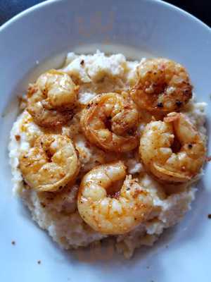 Highlanders Tavern And  Grill