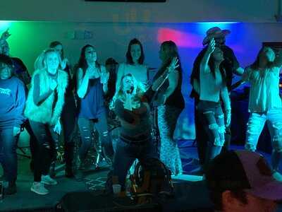 Woodside Bar And Grill