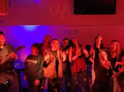 Woodside Bar And Grill