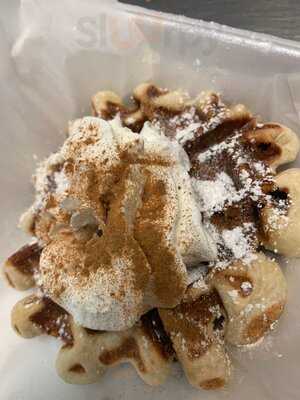 Cheek's Chicken & Waffles