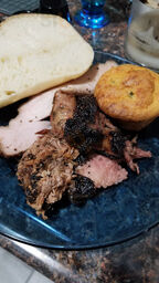 Red, White & Que Smokehouse