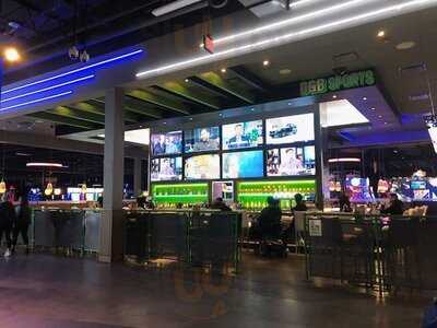 Dave & Buster's Auburn - King