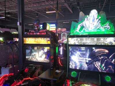 Dave & Buster's Auburn - King