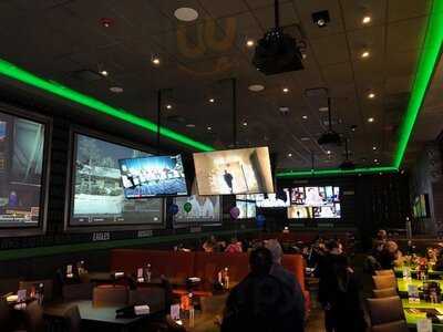 Dave & Buster's Auburn - King