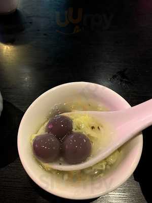 Good Eats Bar And Restaurant