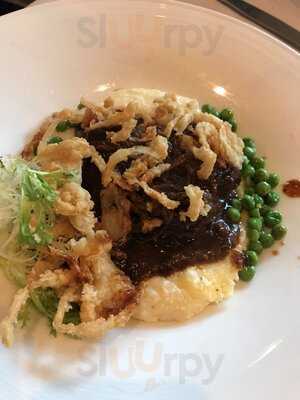 Oli's Fashion Cuisine & Bar