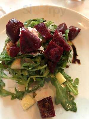 Oli's Fashion Cuisine & Bar