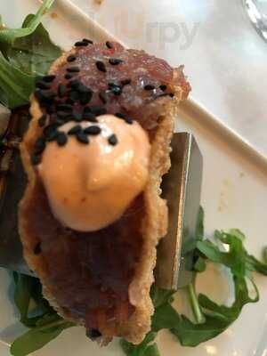 Oli's Fashion Cuisine & Bar