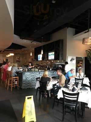 Oli's Fashion Cuisine & Bar