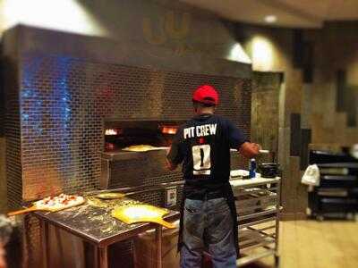 Pyros Fire Fresh Pizza