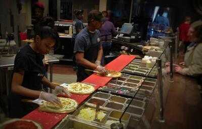 Pyros Fire Fresh Pizza