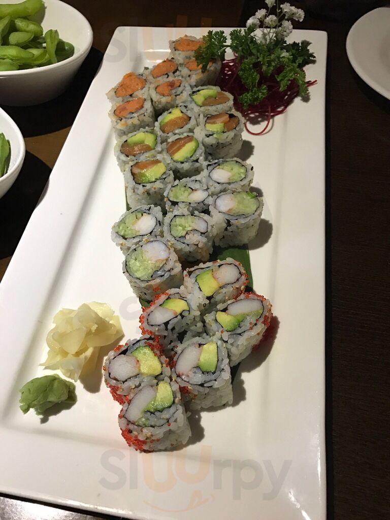 Pink Sumo Sushi & Sake Cafe