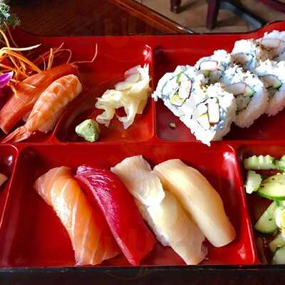 Tub Tim Thai & Sushi