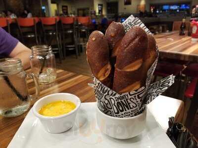 Smokey Bones Wellington