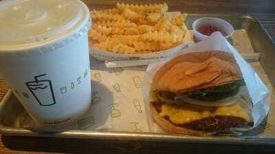 Shake Shack 479 Route 17 South - Paramus