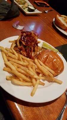 Fiddlers Bar & Grille