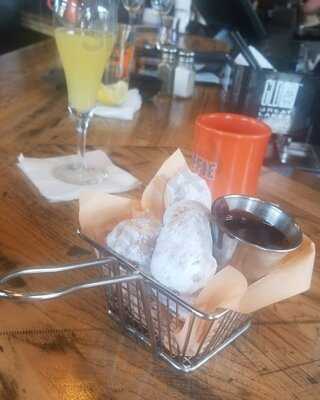 Cafe Hollander Brookfield Corners