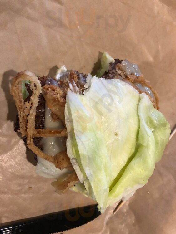 Mooyah Burgers, Fries & Shakes