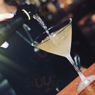 Mama Mia's On Blue Mound