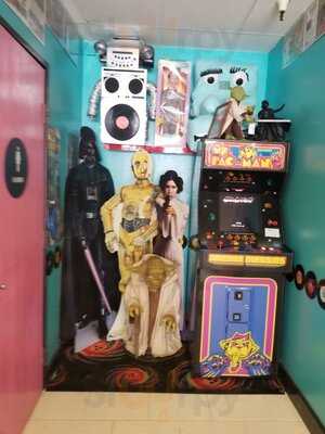 Back To The 80's Cafe & More