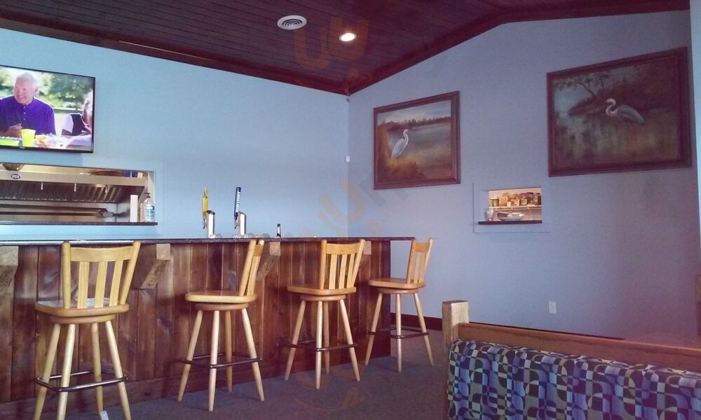 Hoppy's Harbor Grill - Fate Sanders Marina