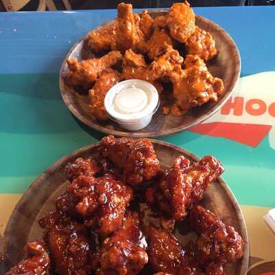 Hooters