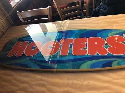 Hooters