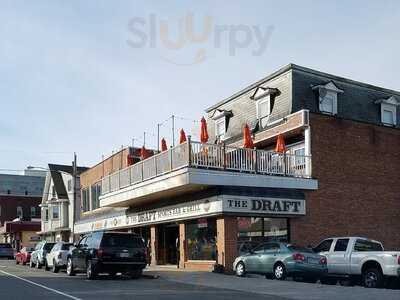 The Draft Sports Bar And Grill