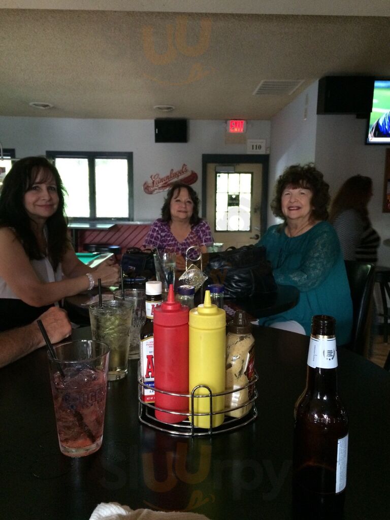 Bougey's Bar & Grill