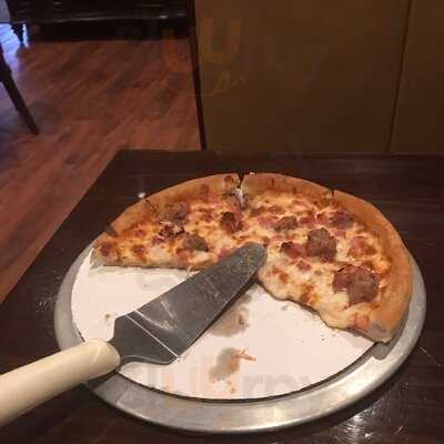 Nino’s Pizza Restaurant