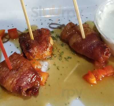 Saloon On Calhoun With Bacon