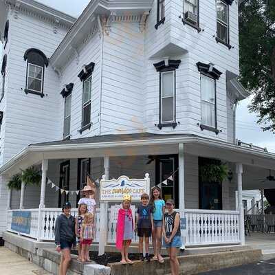 The Sunrise Cafe' Sandwich Shop