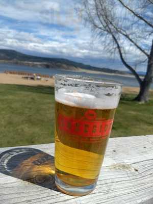 Lakeside On Hauser Lake