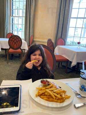 Mere Bulles Restaurant & Events